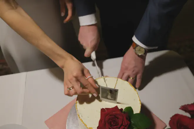 Serving the wedding cake